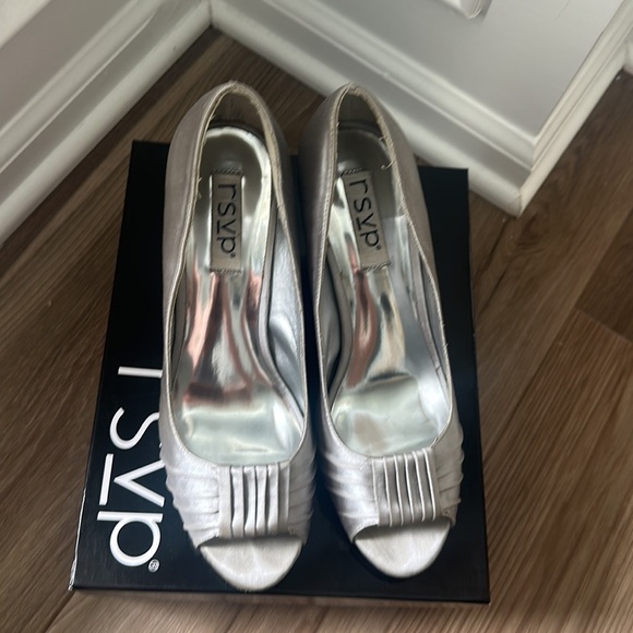 RSVP Starla Heels - Picture 3 of 4